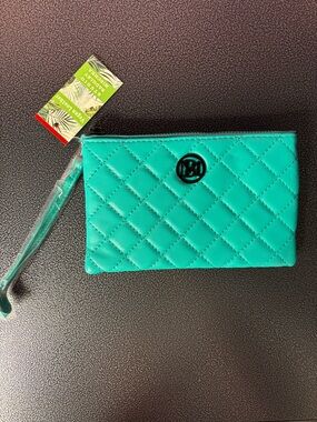 Badgley Mischka Green Quilted Wristlet Clutch